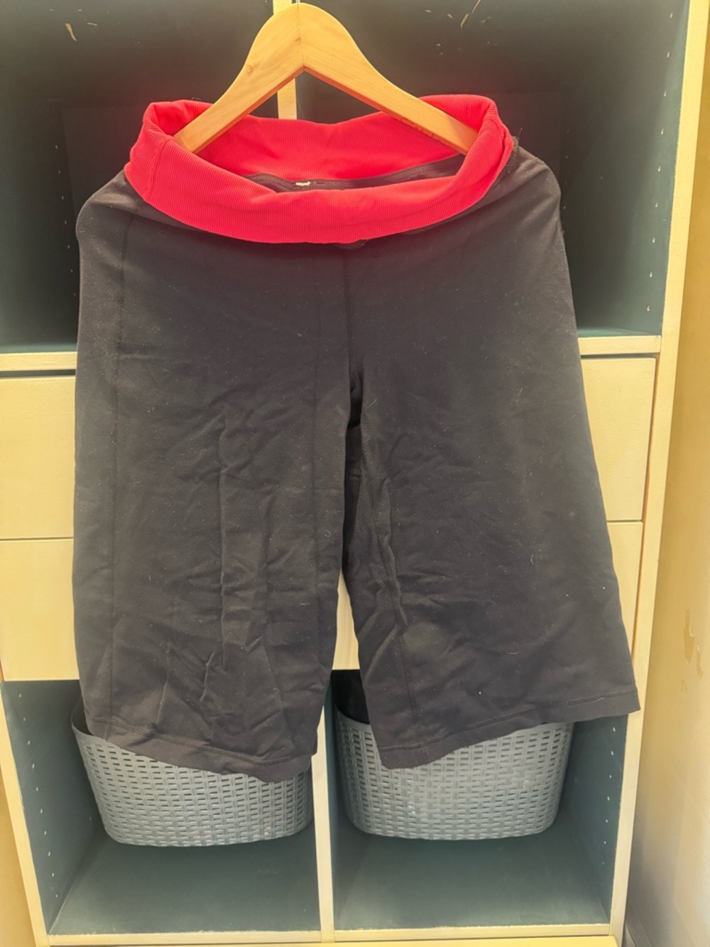 YK2 Lululemon: Fold-Over Waist Black and Pink Women’s wide leg, knee length pant